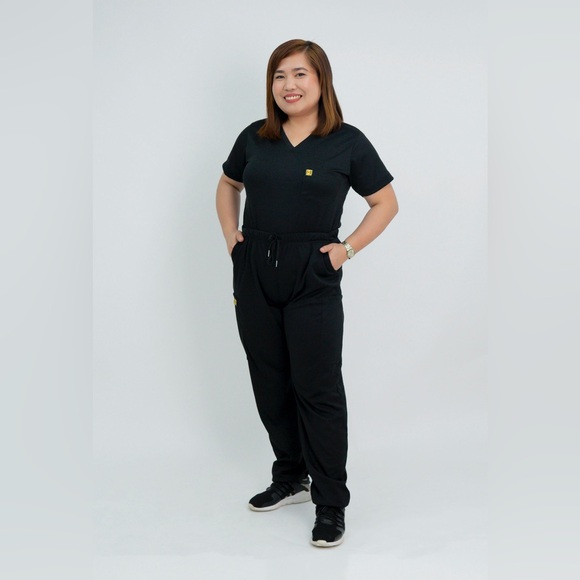 MEDIUM Size Drifit Top and Jogger Scrub Set - Picture 8 of 11